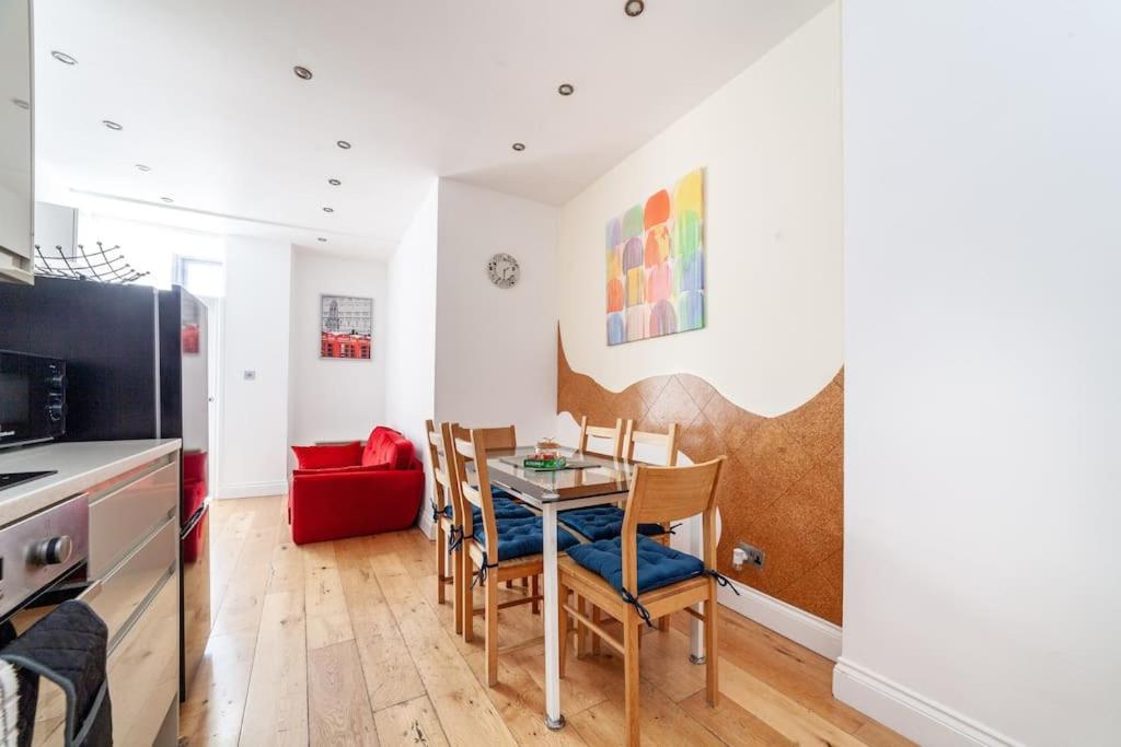 Spacious Retreat 2-Bed In Popular Camden Town Londres Exterior foto